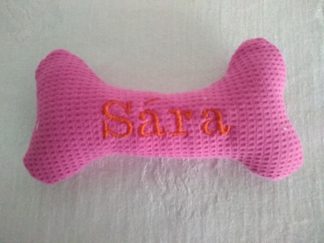 Hračka, Sára oranžový nápis